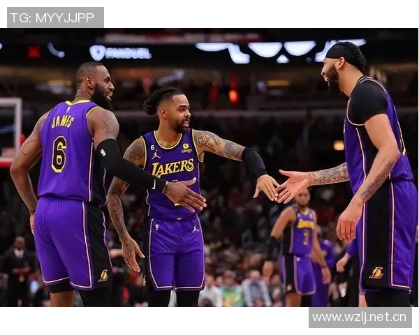 浓眉称赞拉塞尔专注职业精神改变比赛走势展现真正球员风范