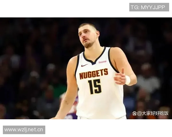 约基奇在亚当斯防守下表现低迷15分钟内仅得6分3助正负值惨淡13 约基奇在亚当斯防守下表现低迷15分钟内仅得6分3助正负值惨淡13