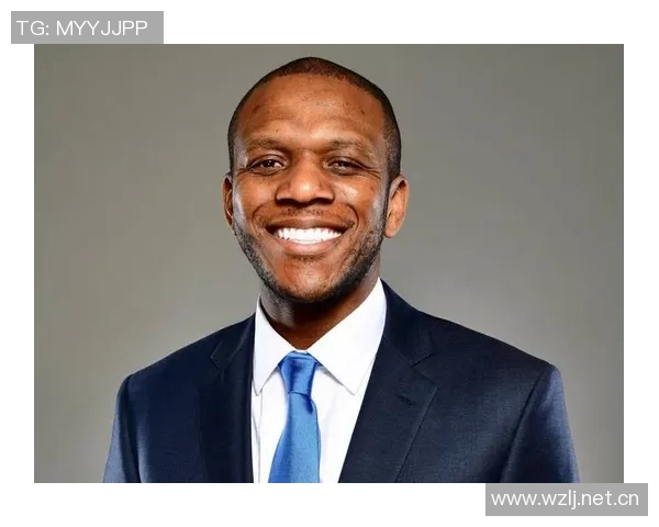 NBA高管与球探齐聚考察Woj母校球队球员展现人脉魅力