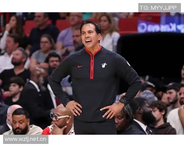 NBA高管与球探齐聚考察Woj母校球队球员展现人脉魅力 NBA高管与球探齐聚考察Woj母校球队球员展现人脉魅力