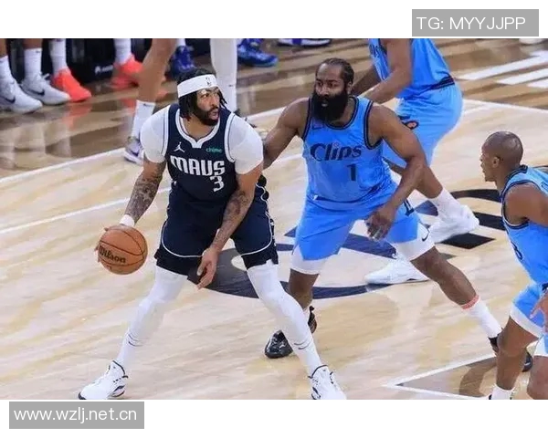 浓眉重返洛杉矶詹姆斯转战达拉斯美媒交易模拟引发热议 浓眉重返洛杉矶詹姆斯转战达拉斯美媒交易模拟引发热议